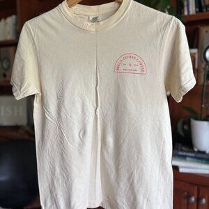 Bella Goose Coffee Tee – Wisconsin Dells Logo (Size Small)